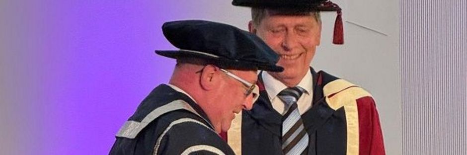 Verleihung des Ehrendoktorats an Prof. Mössenböck (rechts); Credit: privat